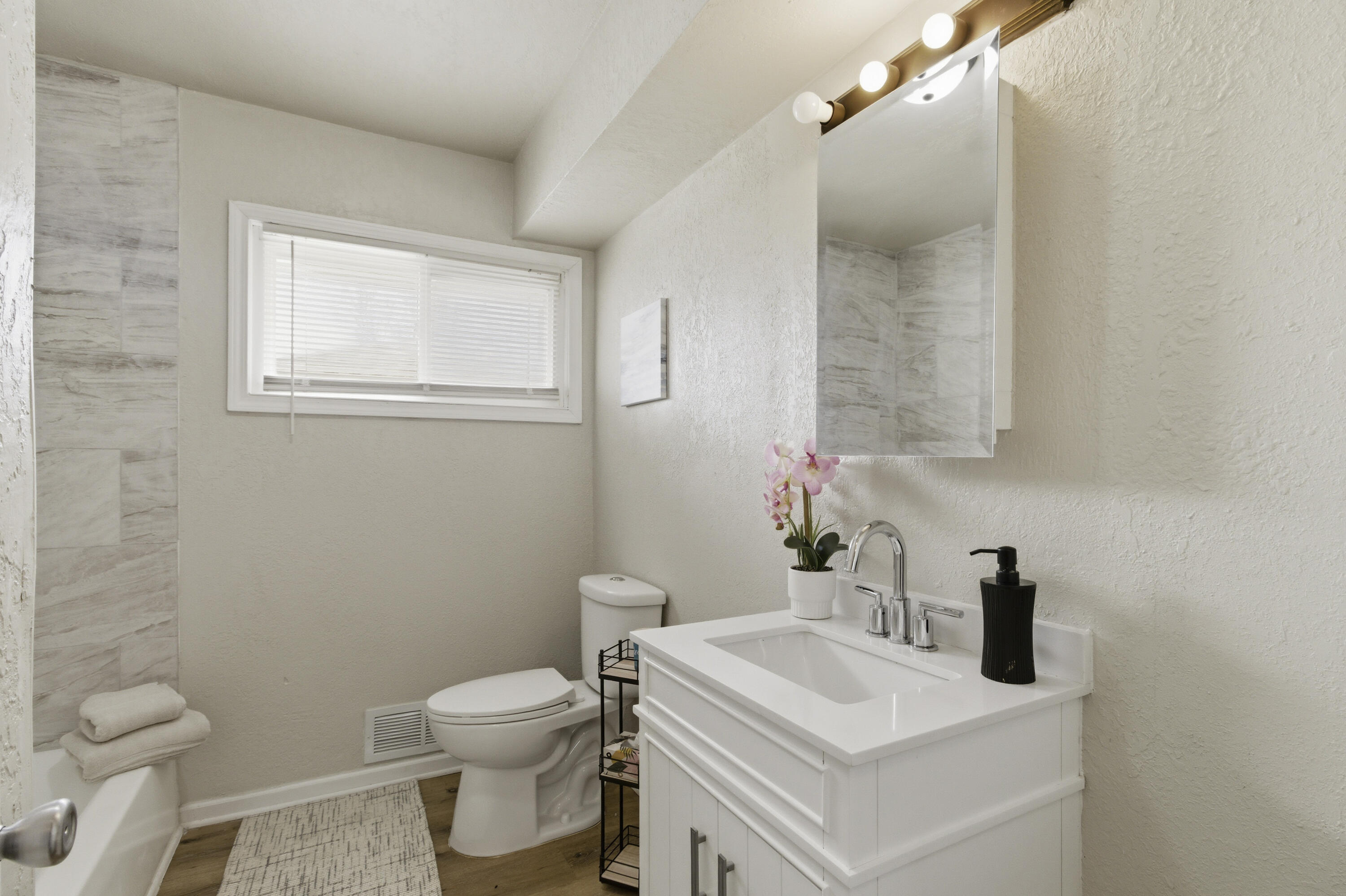 10325 West Silver Spring Drive Milwaukee, WI 53225 - Photo 16 of 34 Bath 1