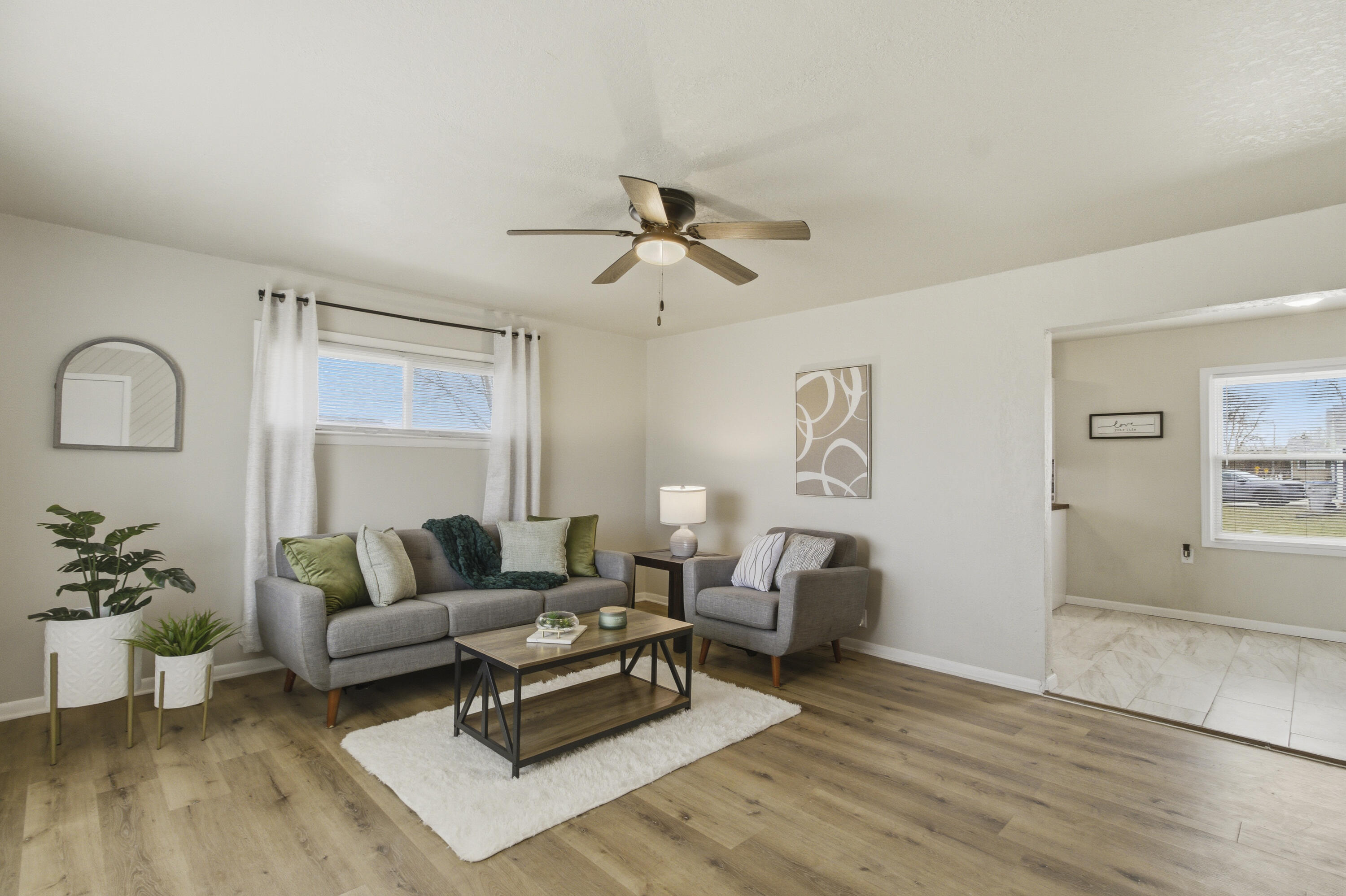 10325 West Silver Spring Drive Milwaukee, WI 53225 - Photo 5 of 34 Lvng RM
