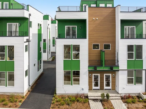 $770,000 | 906 A 28th Avenue South, Seattle, WA 98144