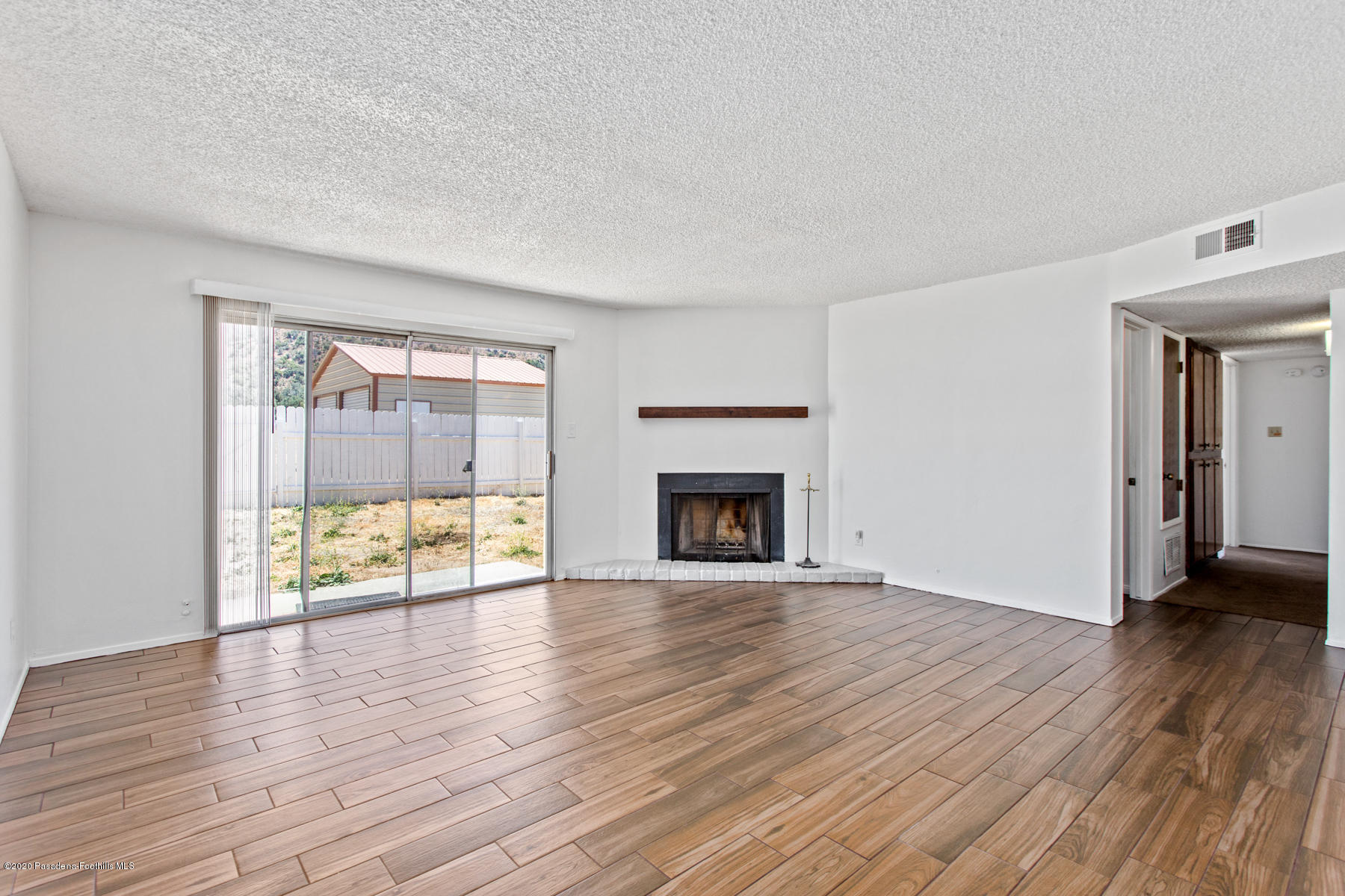 21508 Walker Basin Road Caliente, CA 93518 - Photo 4 of 17 Living Room
