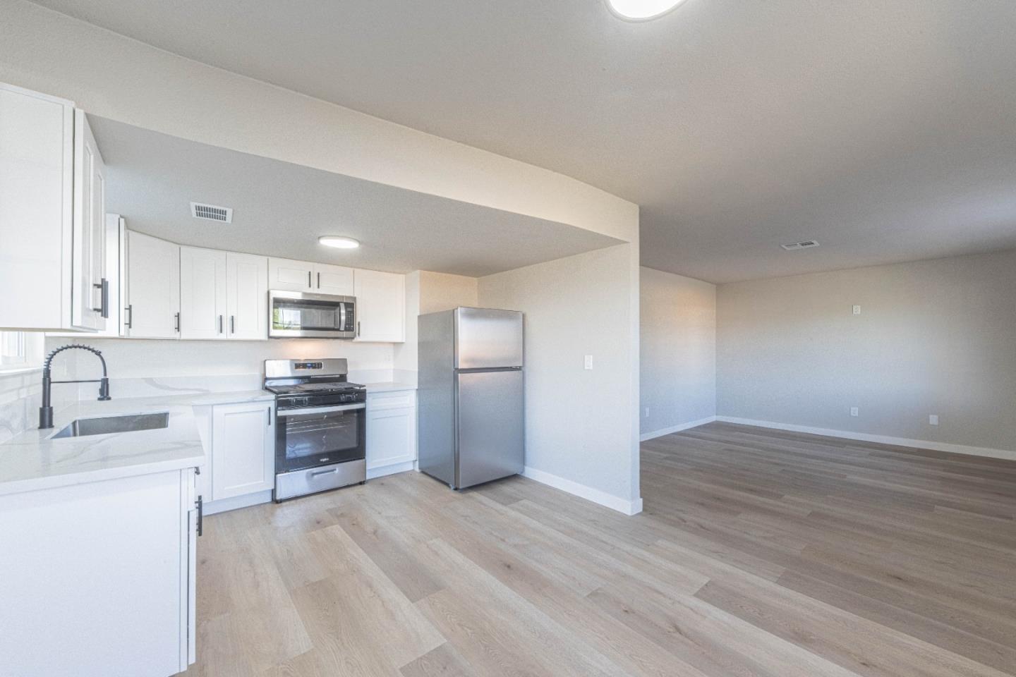 614 Maple Street King City, CA 93930 - Photo 3 of 30