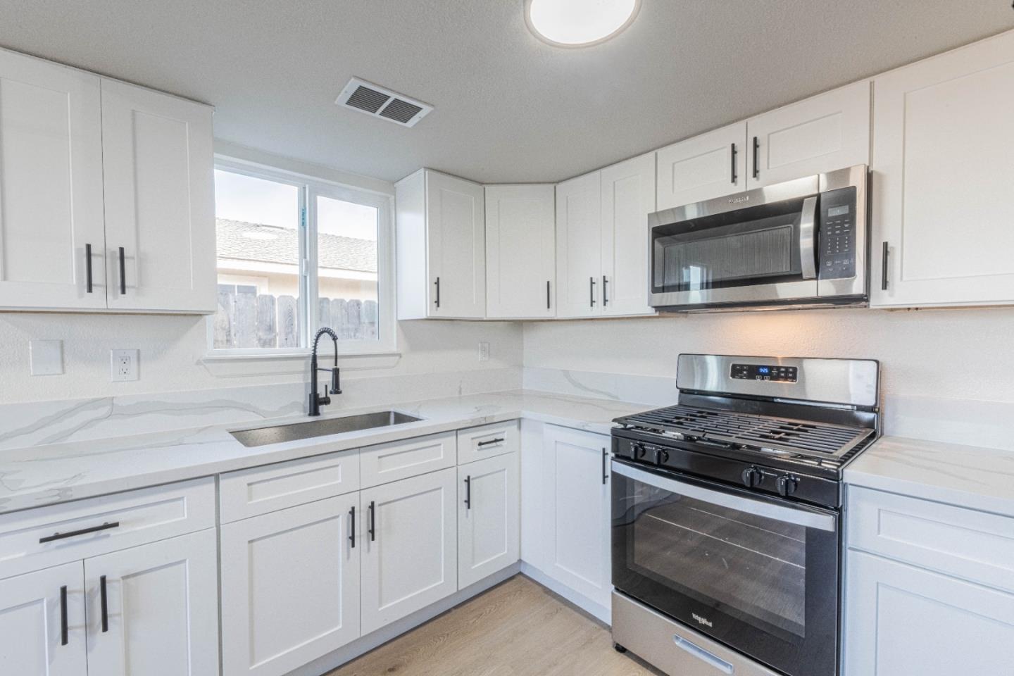 614 Maple Street King City, CA 93930 - Photo 5 of 30