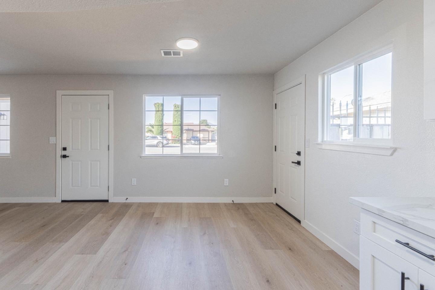 614 Maple Street King City, CA 93930 - Photo 8 of 30
