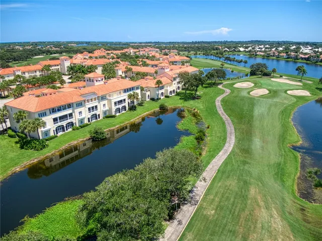 $265,000 | 5075 Harmony Circle, Unit 302, Vero Beach, FL 32967