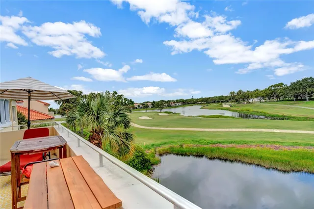 $265,000 | 5075 Harmony Circle, Unit 302, Vero Beach, FL 32967