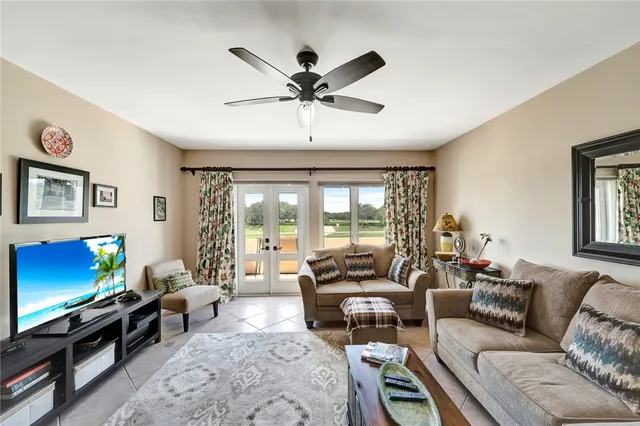 $265,000 | 5075 Harmony Circle, Unit 302, Vero Beach, FL 32967