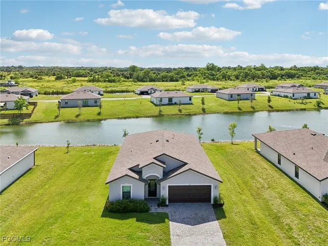 $409,900 | 815 General D MacArthur Avenue, LaBelle, FL 33935