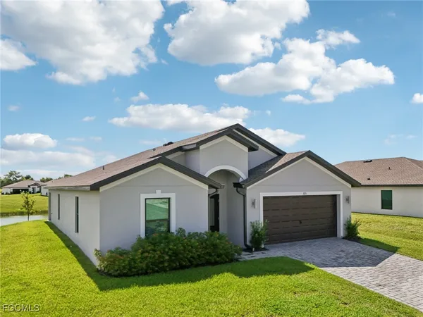 $389,900 | 815 General D MacArthur Avenue, LaBelle, FL 33935