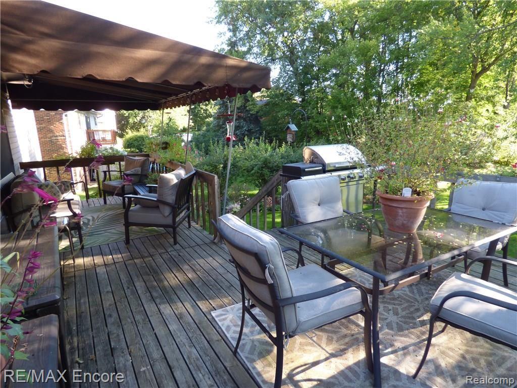 5068 Timber Ridge Trail Clarkston, MI 48346 - Photo 21 of 49 24 - Deck.JPG