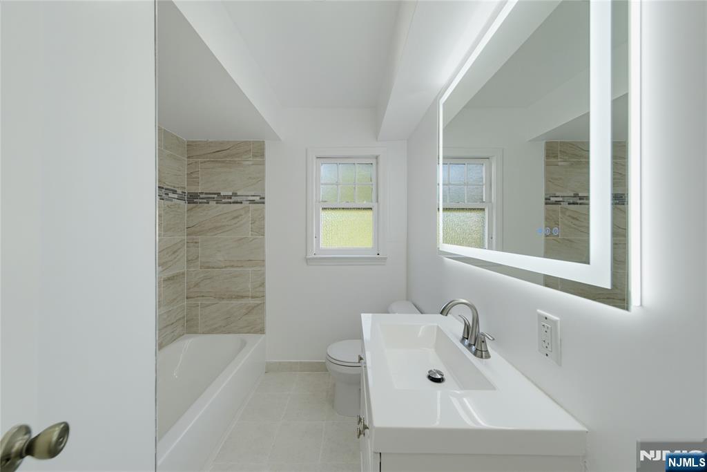 495 Bluff Road Fort Lee, NJ 07024 - Photo 19 of 37 Gallery Image 19