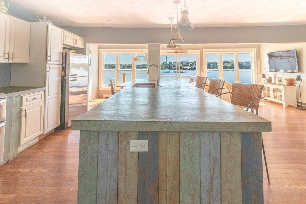 31 Hampton Circle Hull, MA 02045 - Photo 9 of 38