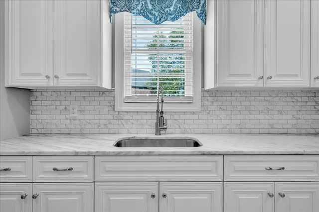 $999,900 | 363 Waterford Drive, Manchester, TN 37355