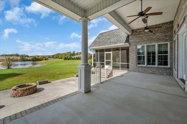 $999,900 | 363 Waterford Drive, Manchester, TN 37355