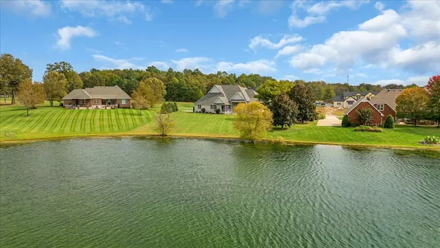 $999,900 | 363 Waterford Drive, Manchester, TN 37355