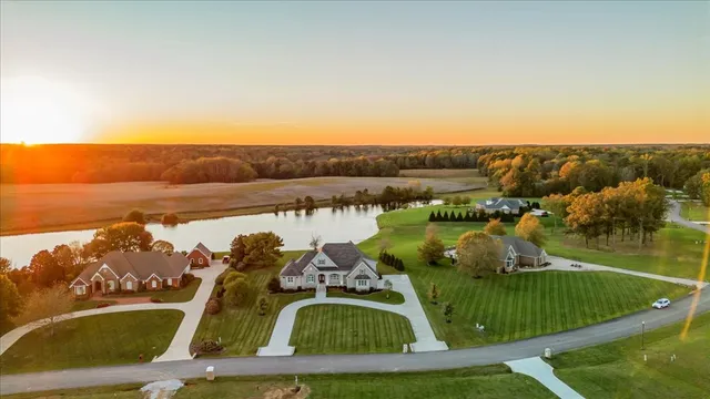 $999,900 | 363 Waterford Drive, Manchester, TN 37355