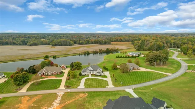 $999,900 | 363 Waterford Drive, Manchester, TN 37355