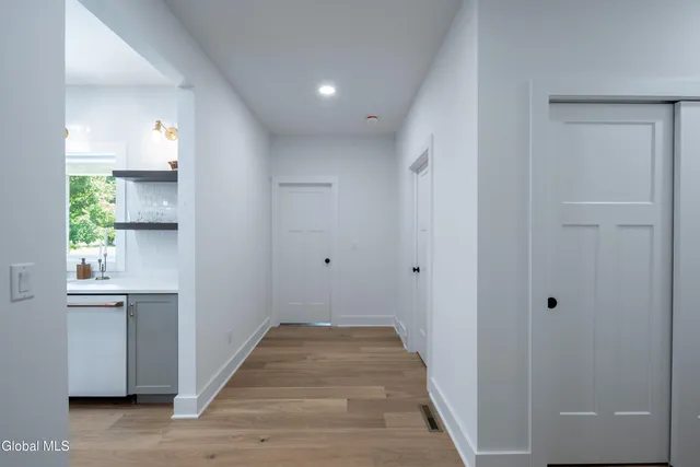 $769,000 | 1613 Best Road, North Greenbush, NY 12144