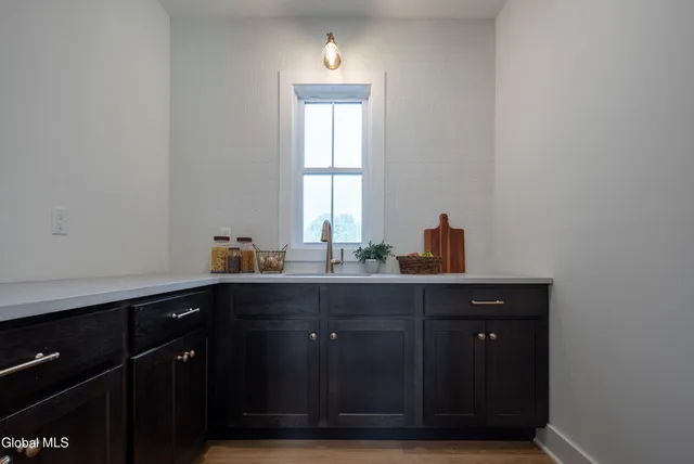 $769,000 | 1613 Best Road, North Greenbush, NY 12144