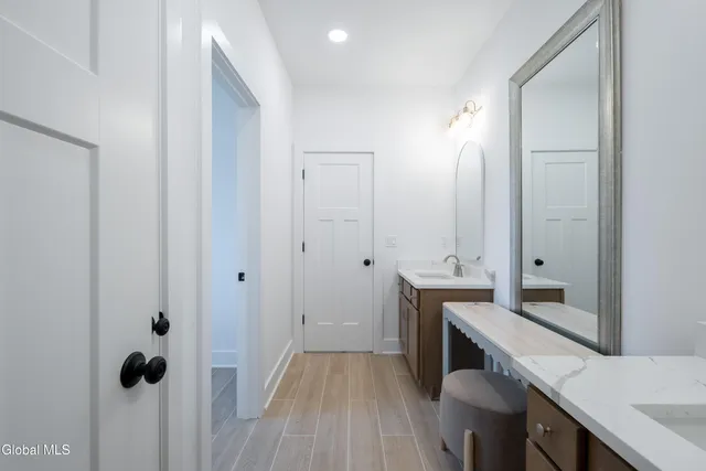 $769,000 | 1613 Best Road, North Greenbush, NY 12144