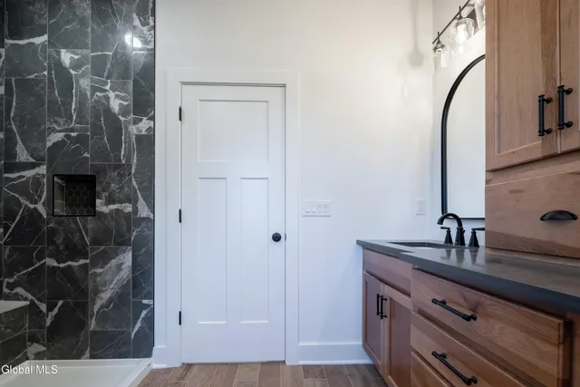 $769,000 | 1613 Best Road, North Greenbush, NY 12144