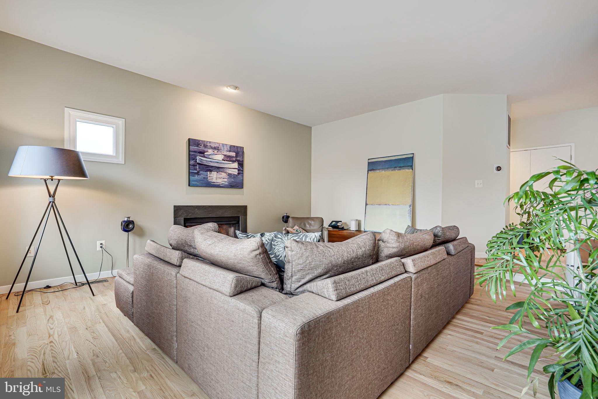 2010 Beacon Place Reston, VA 20191 - Photo 18 of 61