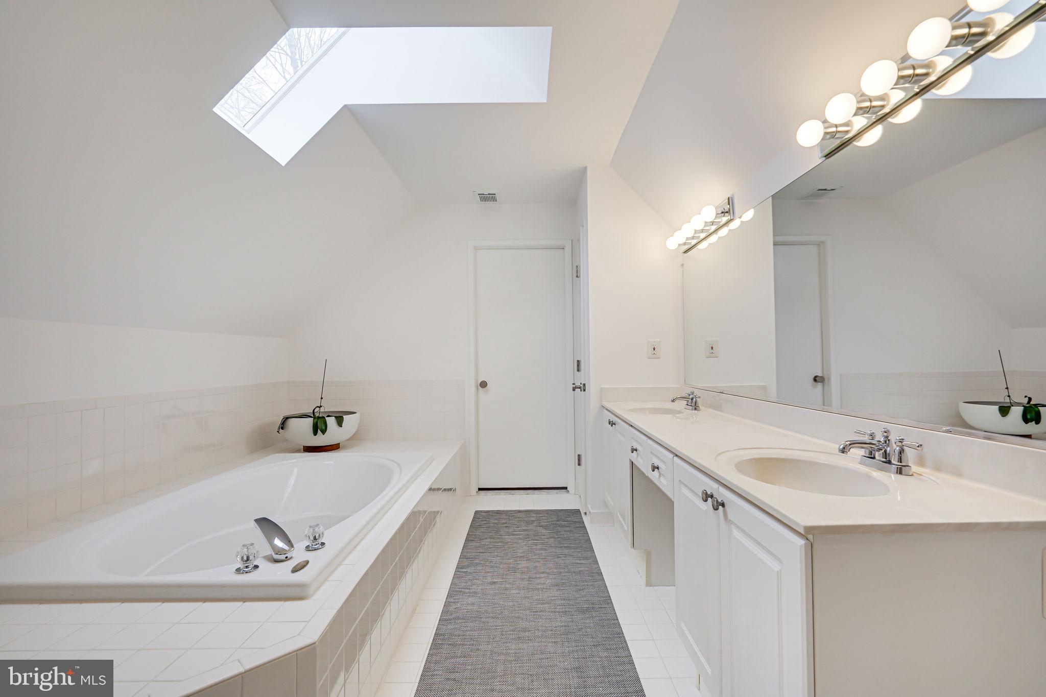 2010 Beacon Place Reston, VA 20191 - Photo 35 of 61