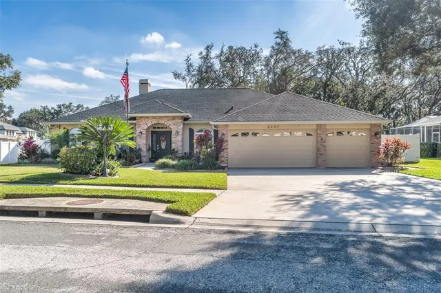 $579,500 | 2807 Commonwealth Avenue, Valrico, FL 33594