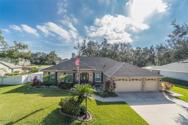 $579,500 | 2807 Commonwealth Avenue, Valrico, FL 33594