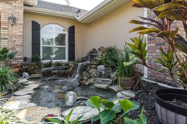 $579,500 | 2807 Commonwealth Avenue, Valrico, FL 33594