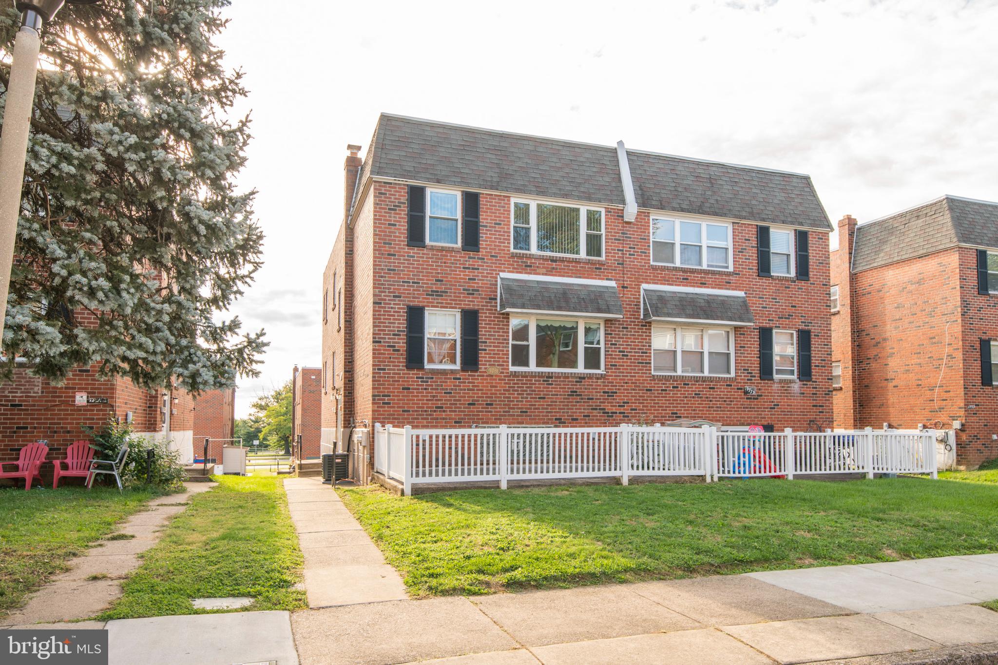9781 Hilspach Street Philadelphia, PA 19115 - Photo 2 of 40