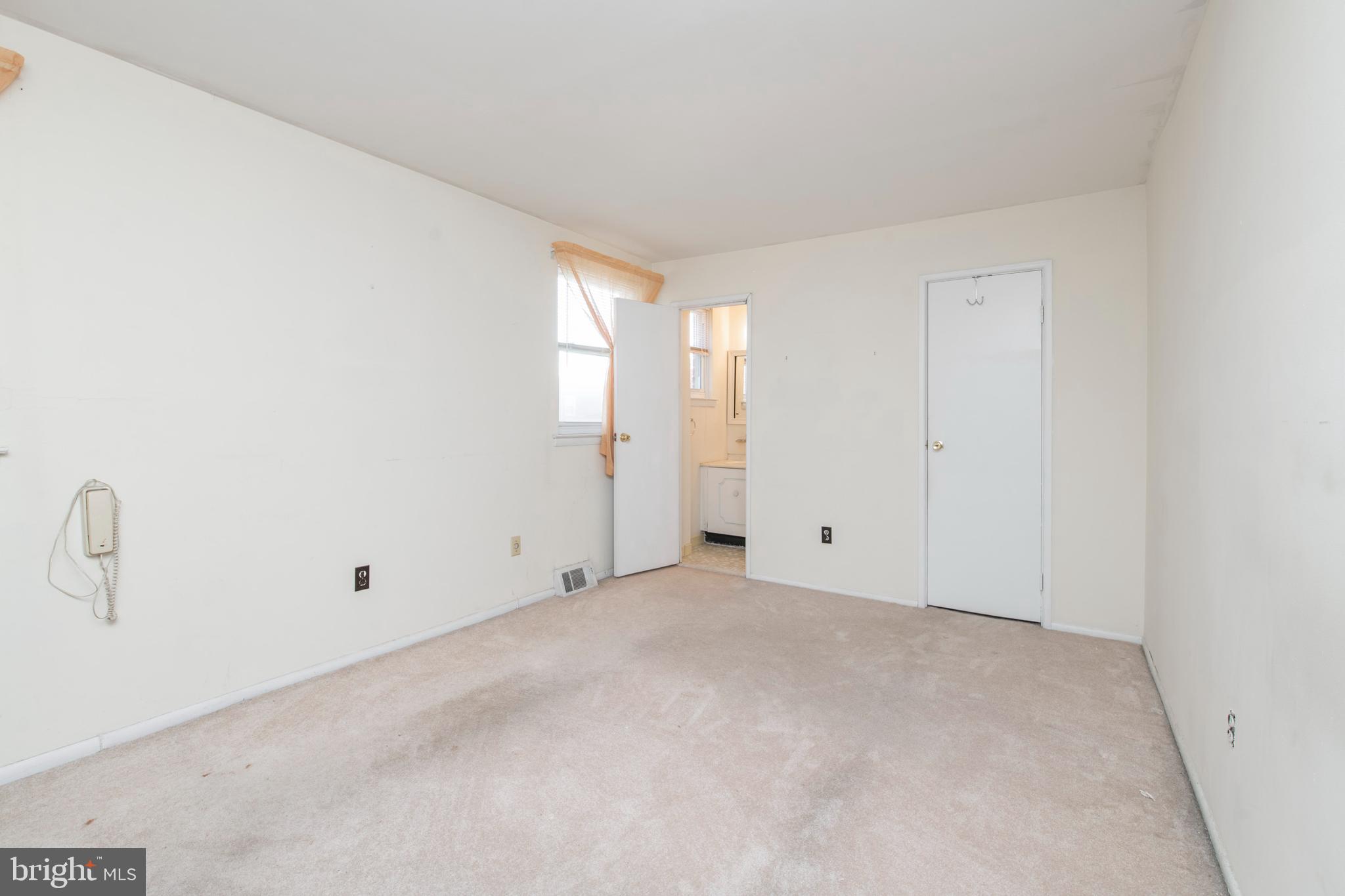9781 Hilspach Street Philadelphia, PA 19115 - Photo 14 of 40