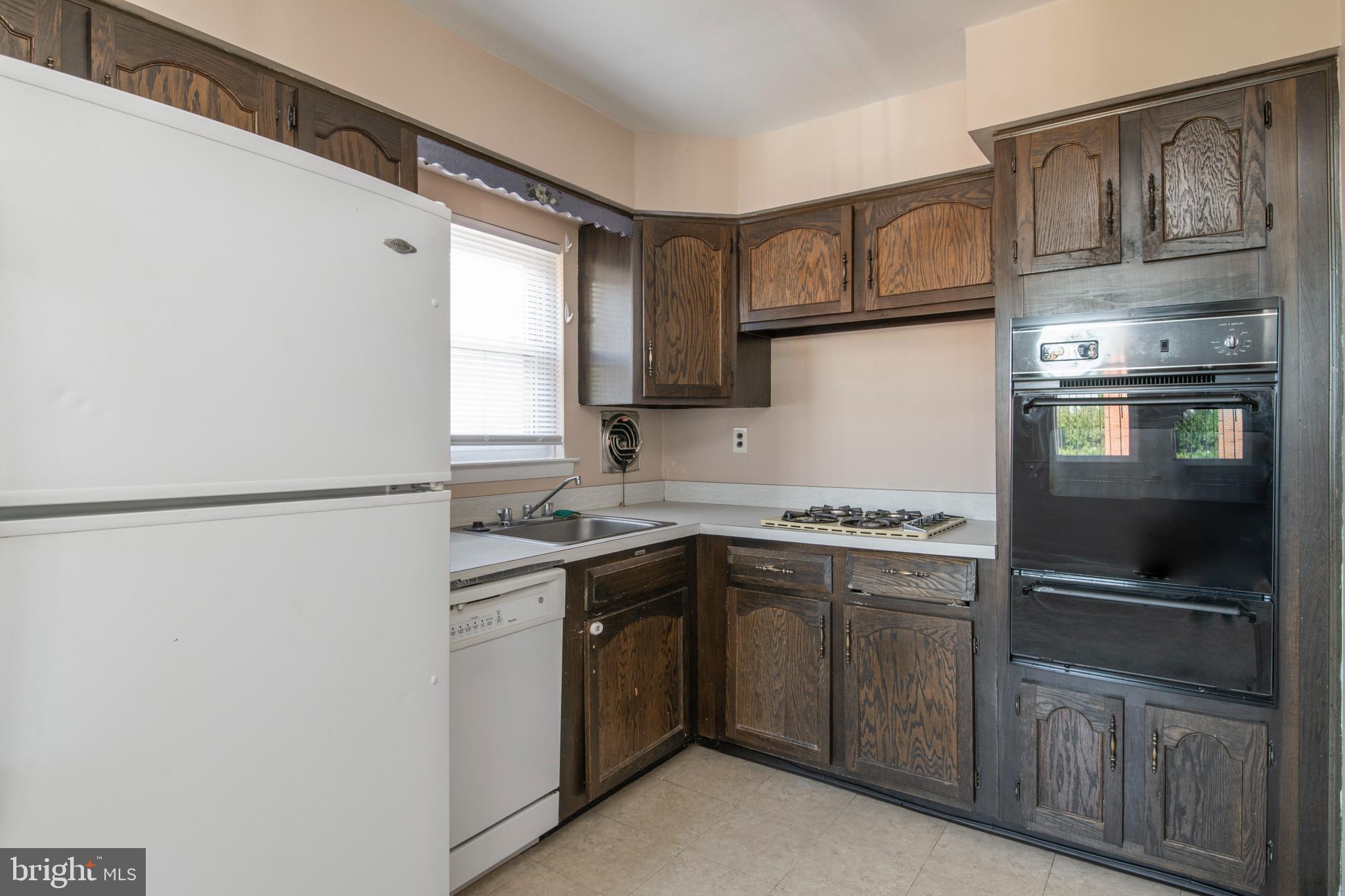 9781 Hilspach Street Philadelphia, PA 19115 - Photo 25 of 40