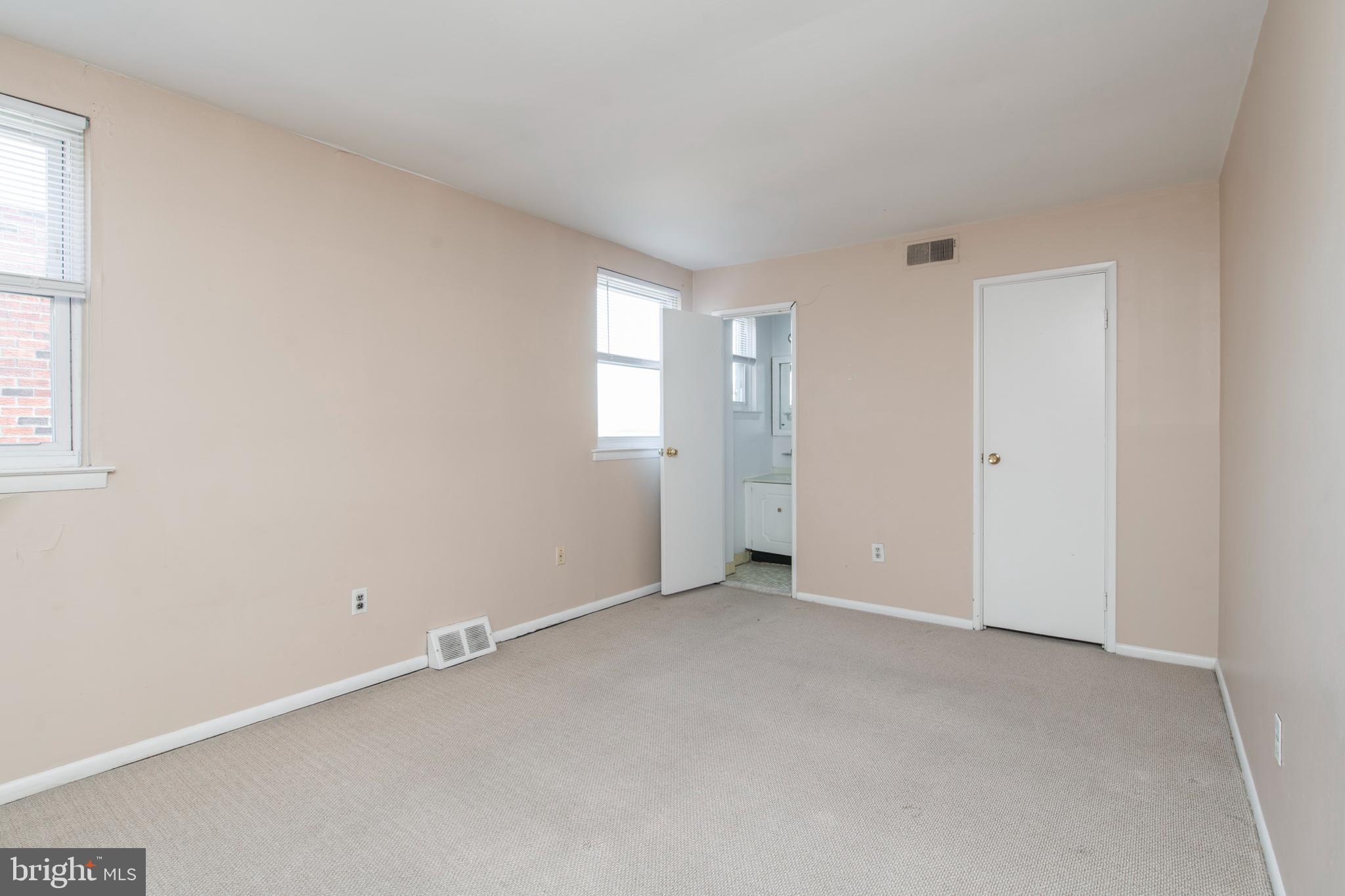9781 Hilspach Street Philadelphia, PA 19115 - Photo 32 of 40