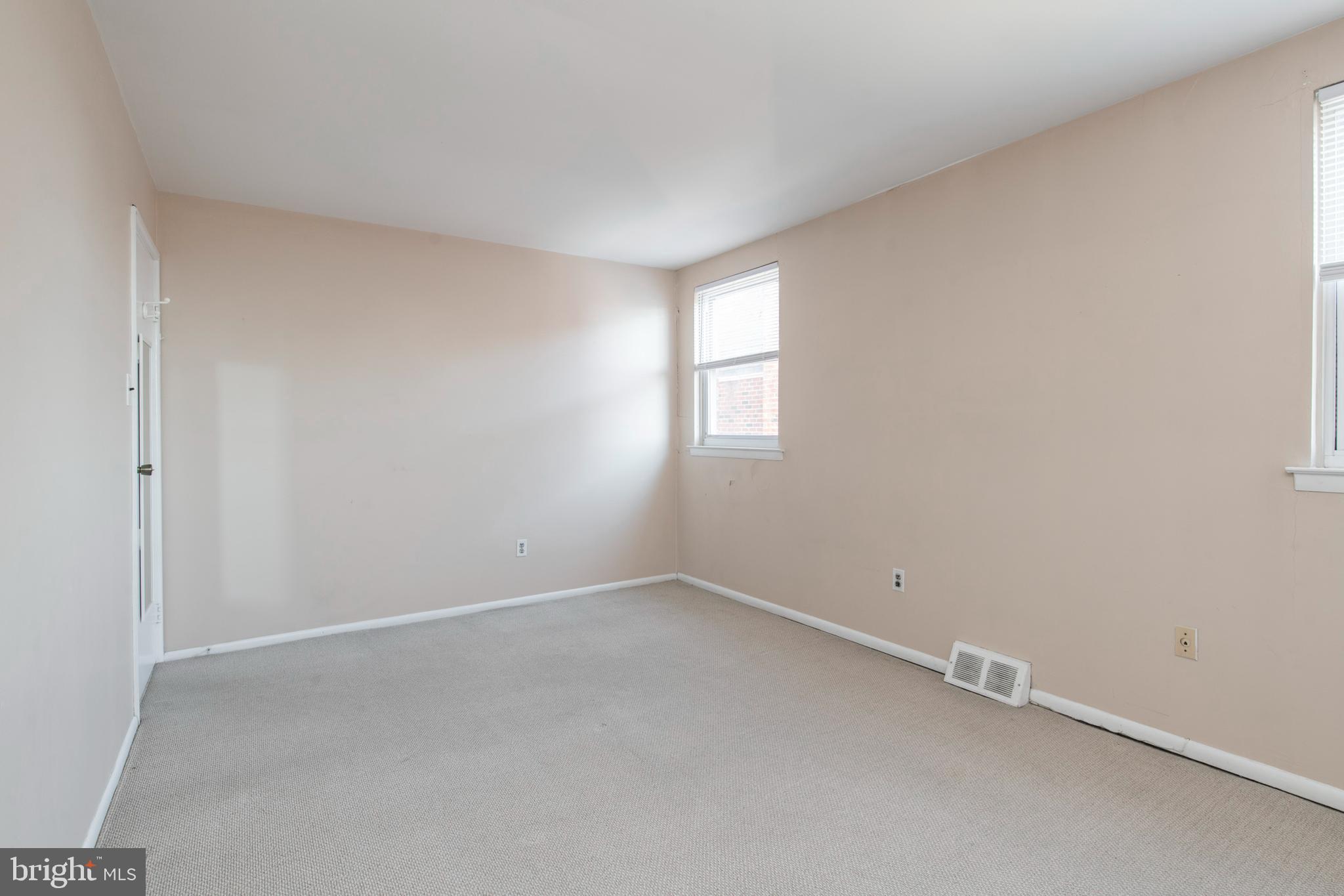 9781 Hilspach Street Philadelphia, PA 19115 - Photo 33 of 40