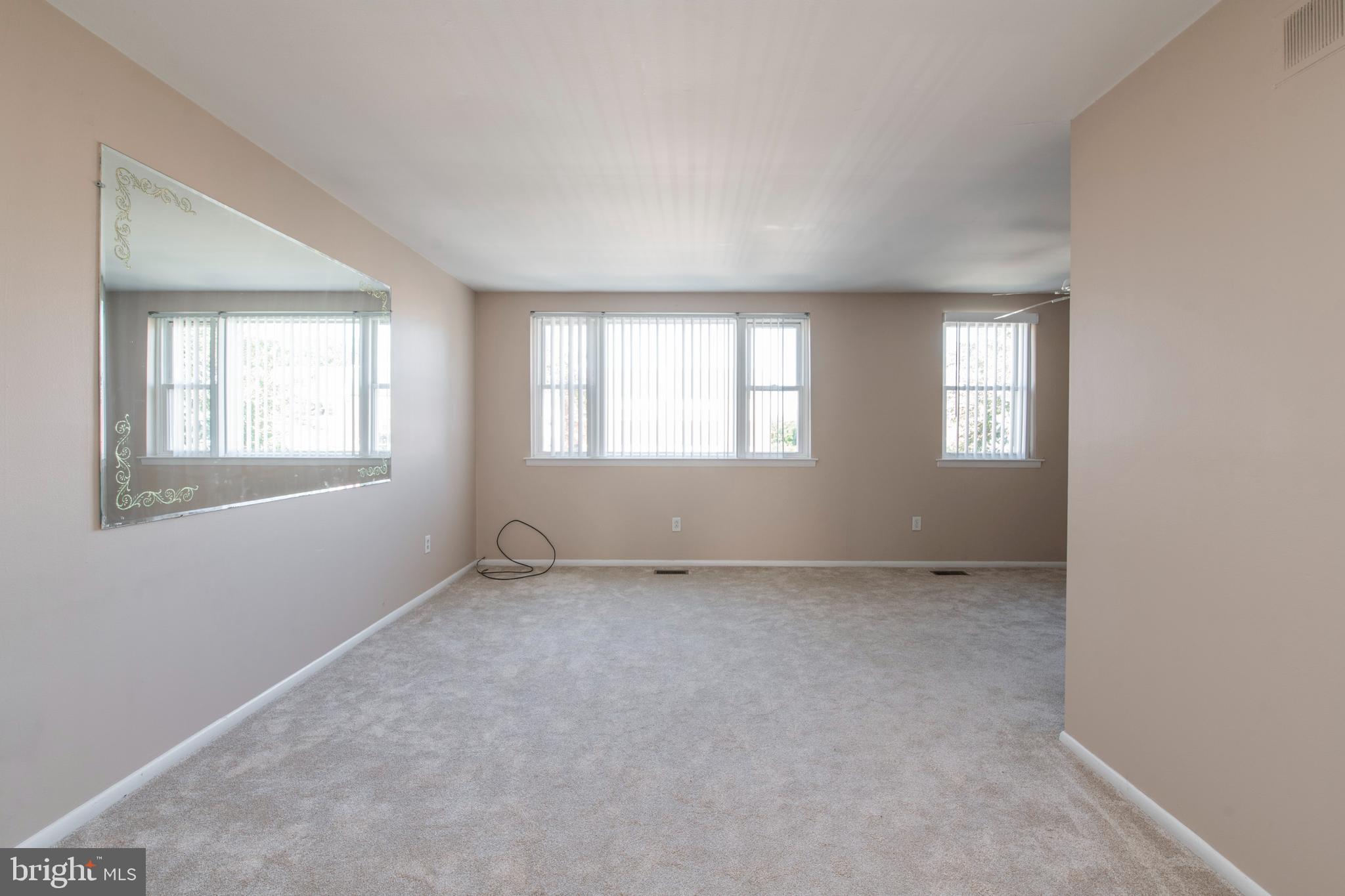 9781 Hilspach Street Philadelphia, PA 19115 - Photo 34 of 40