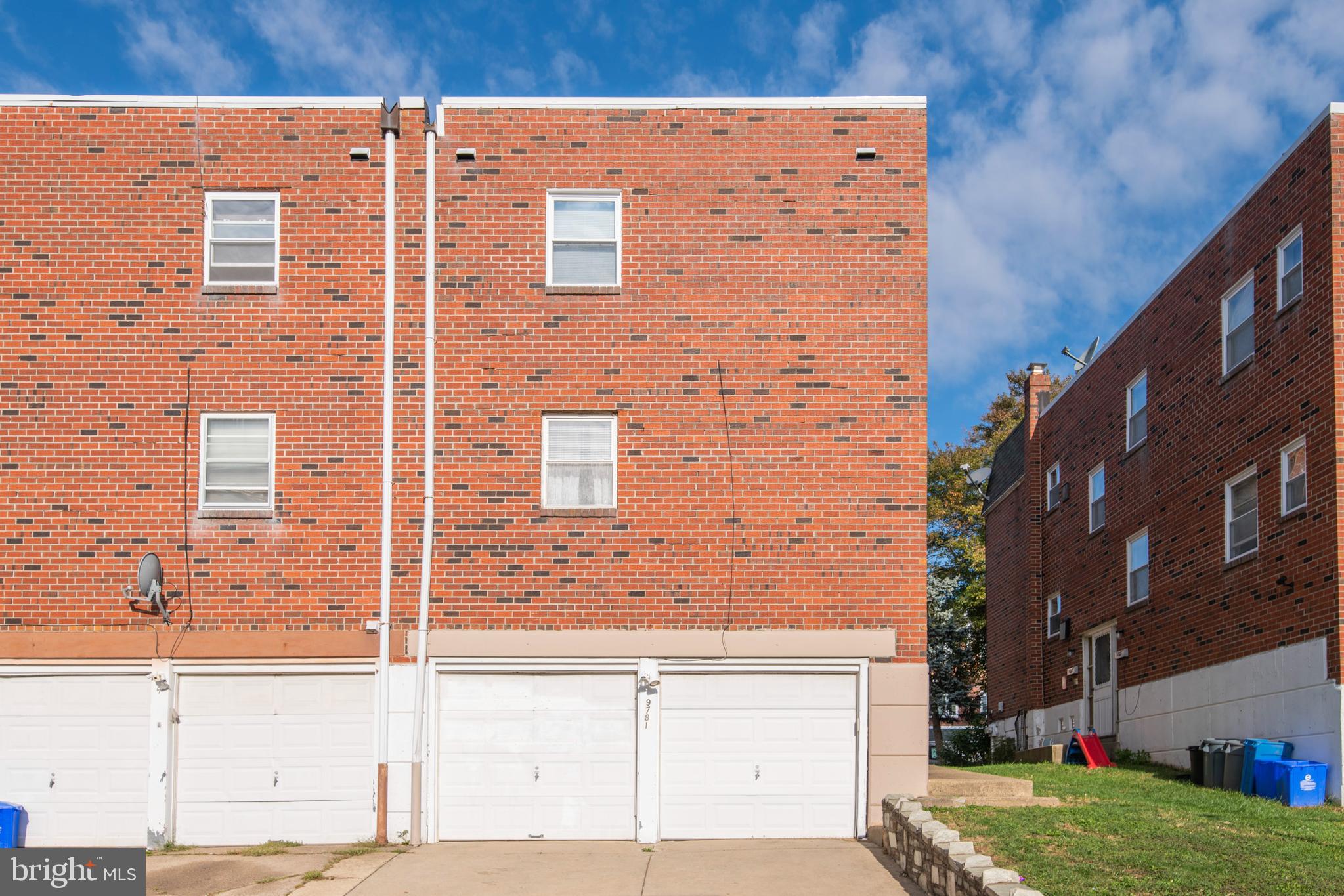 9781 Hilspach Street Philadelphia, PA 19115 - Photo 37 of 40