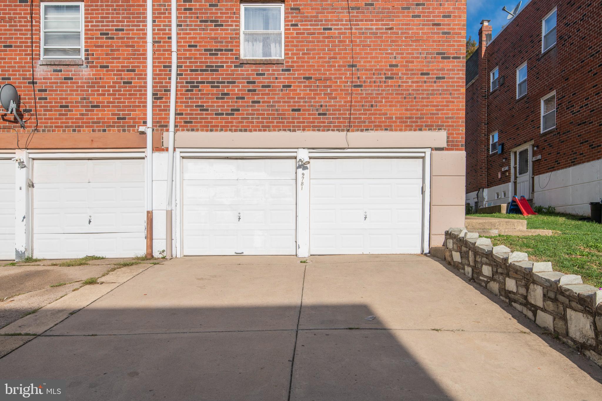 9781 Hilspach Street Philadelphia, PA 19115 - Photo 38 of 40