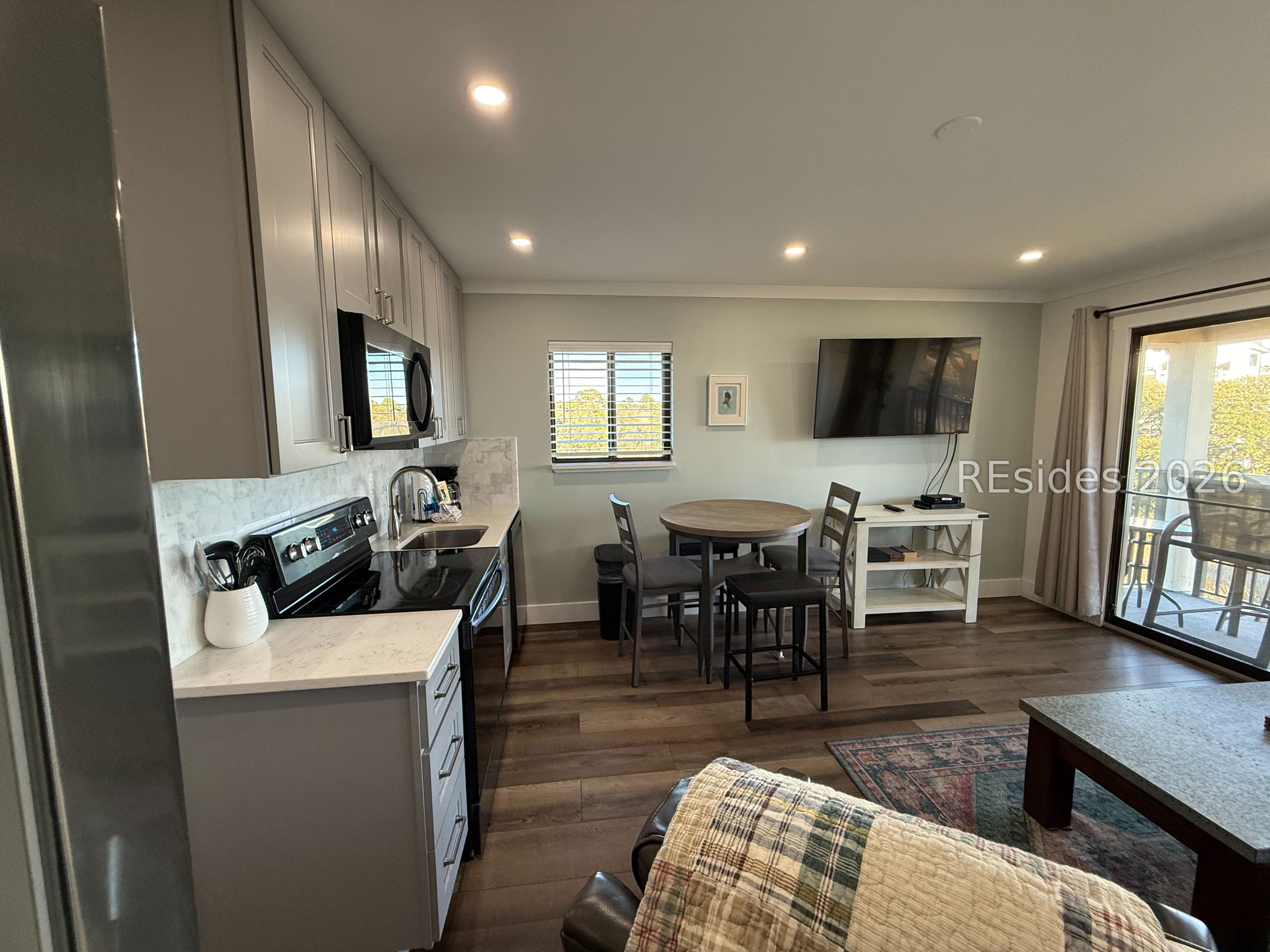 40 Folly Field Road, Unit C327 Hilton Head Island, SC 29928 - Photo 4 of 17