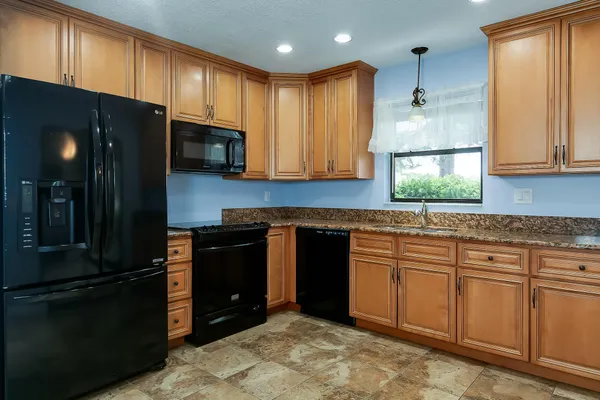 $2,400 | 4166 Gator Trace Villas Circle, Unit B, Fort Pierce, FL 34982