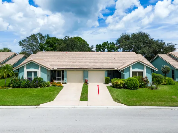 $2,400 | 4166 Gator Trace Villas Circle, Unit B, Fort Pierce, FL 34982