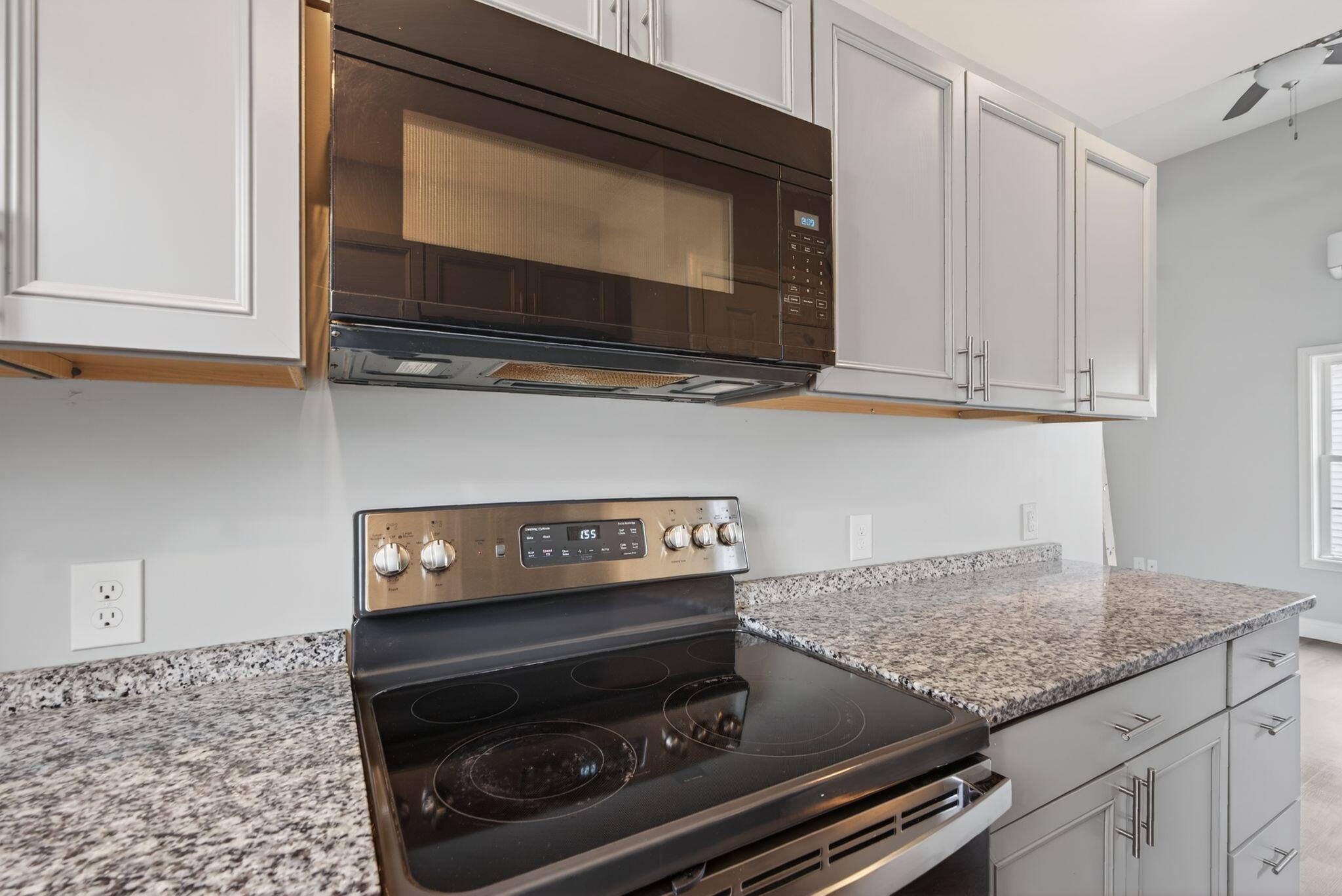 994 Portland Road, Unit 16 Saco, ME 04072 - Photo 11 of 19 11_DSC02114