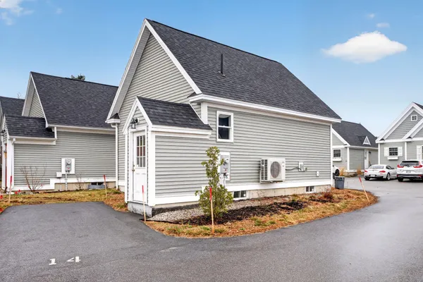 $270,000 | 994 Portland Road, Unit 16, Saco, ME 04072