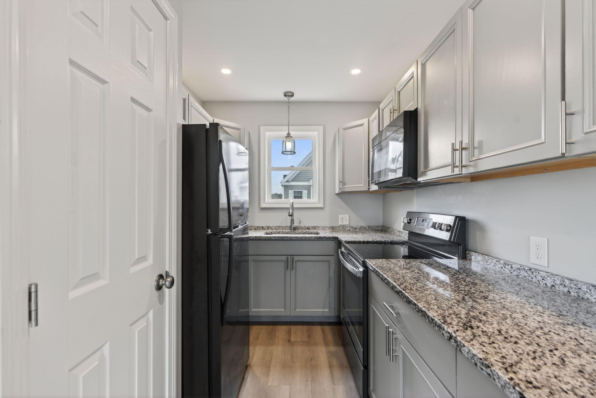994 Portland Road, Unit 16 Saco, ME 04072 - Photo 9 of 19 9_DSC02104