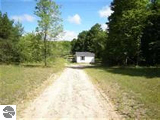 5272 Gonyer Road Southwest Fife Lake, MI 49633 - Photo 4 of 11 1698770-3.JPG