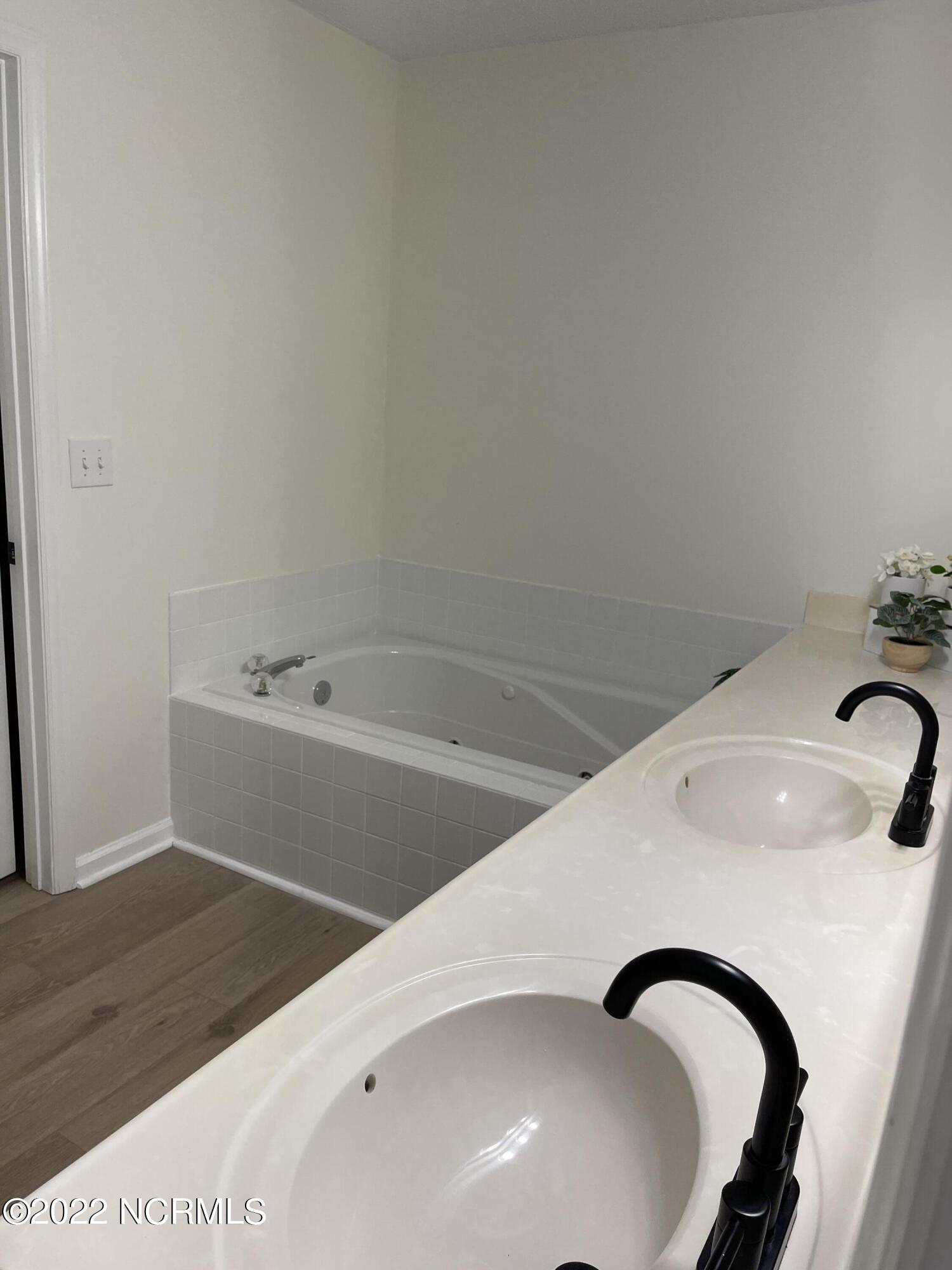 517 A Spring Forest Road Greenville, NC 27834 - Photo 17 of 26 Whirlpool tub