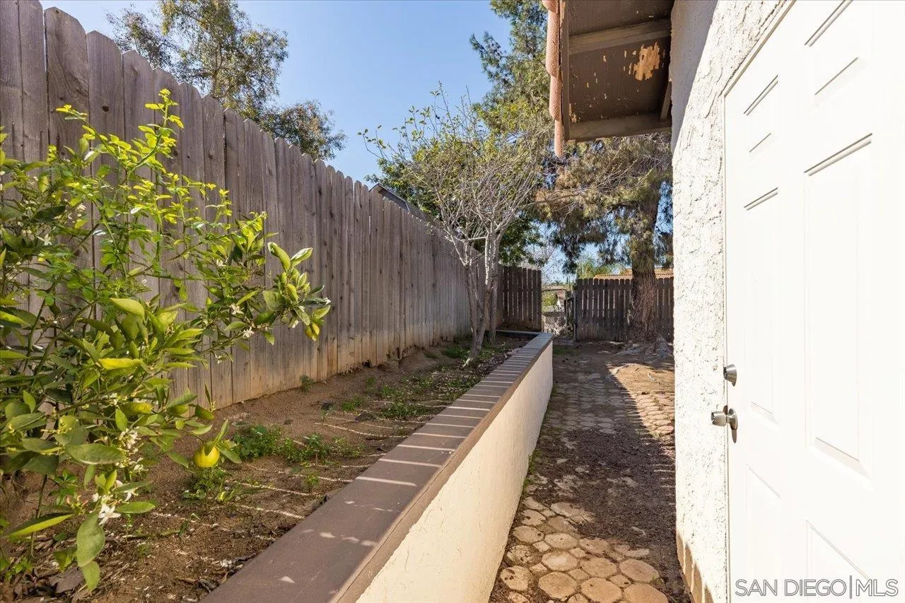 1811 Rock Springs Road San Marcos, CA 92069 - Photo 29 of 35 Gallery Image 29