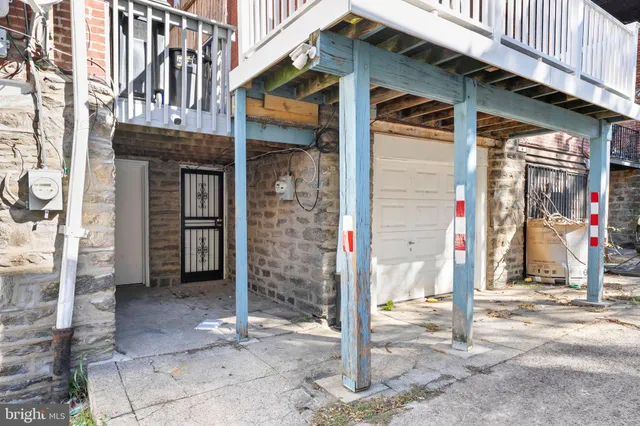 a view of a brick house with small area