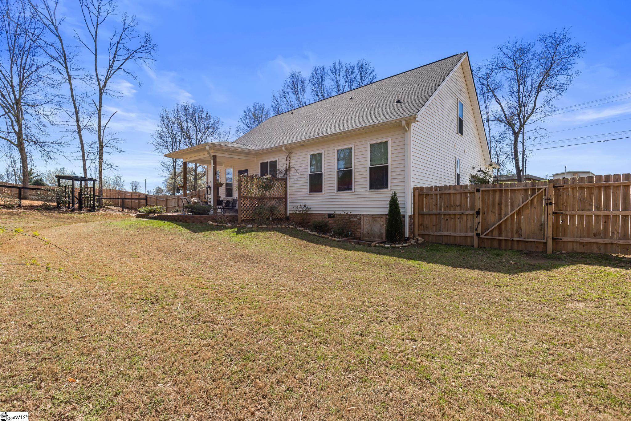 1347 Griffin Mill Road Easley, SC 29640 - Photo 4 of 49