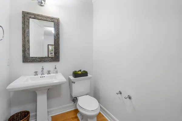 $975,000 | 375 East Mallory Circle, Delray Beach, FL 33483