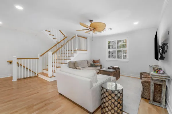 $975,000 | 375 East Mallory Circle, Delray Beach, FL 33483